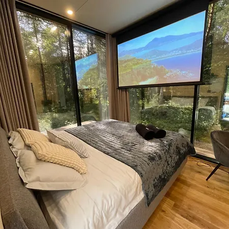 Telise Tinyone Is A Modern Forest Cabin With A Cozy Hot Tub Voola Exterior photo